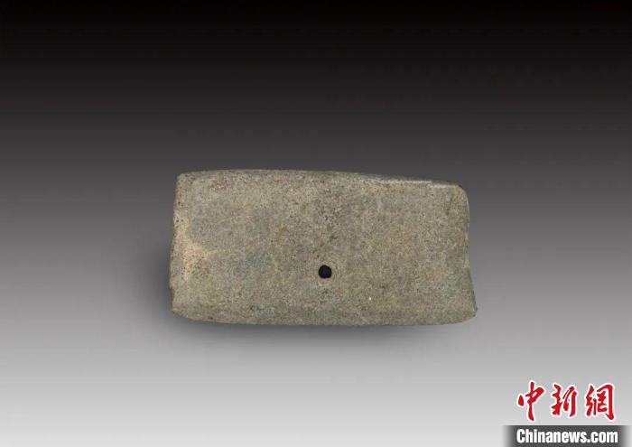 在該遺址發(fā)現(xiàn)的石刀?！∩轿魇】脊叛芯吭汗﹫D