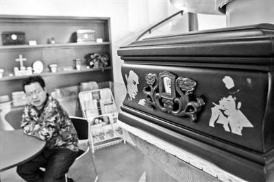 殯葬網(wǎng)店入殮火化安葬一條龍骨灰可做鉆石（圖）