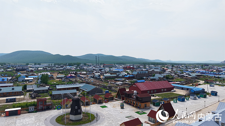 航拍恩和俄羅斯族民族鄉(xiāng)。人民網(wǎng)記者 齊浩男攝