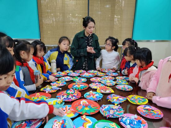 師生互動(dòng)課堂。